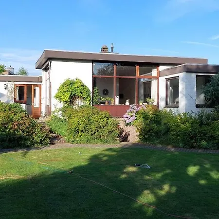 Royale Bungalow Met Grote Tuin En Terras Munstergeleen