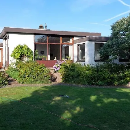 Holiday home Royale Bungalow Met Grote Tuin En Terras