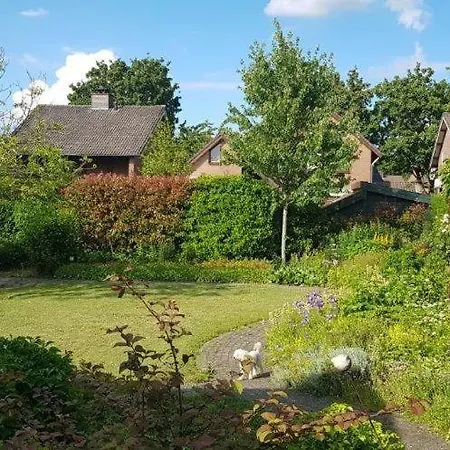 Holiday home Royale Bungalow Met Grote Tuin En Terras Munstergeleen