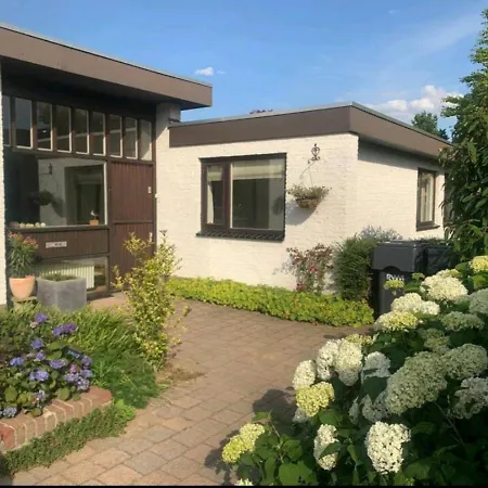 Holiday home Royale Bungalow Met Grote Tuin En Terras Munstergeleen