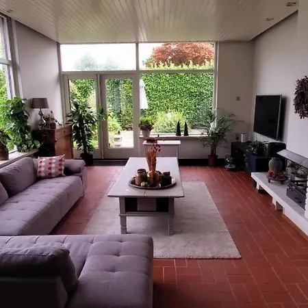 Royale Bungalow Met Grote Tuin En Terras Holiday home *